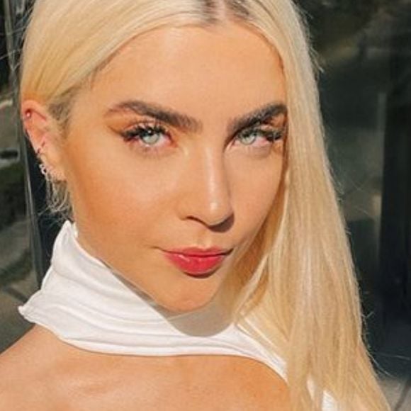Jade Picon surpreendeu ao ficar loira platinada