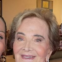 Um mês sem Glória Menezes: nora da atriz compra o perfume importado usado pela veterana e faz emocionante relato sobre luto. 'Quando eu borrifei um pouco, senti uma espécie de delicadeza'