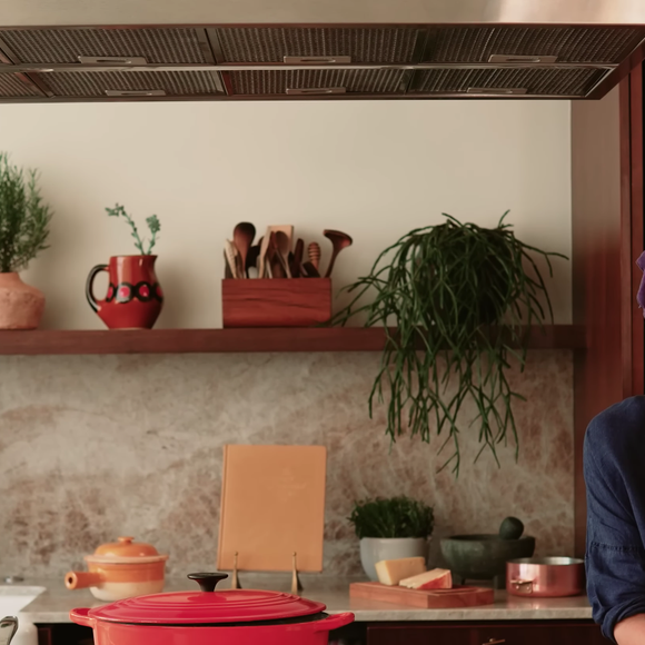 Sopa de cebola no estilo francês de Paola Carosella demora cerca de 2 horas de preparo e rende de 6 a 8 porções