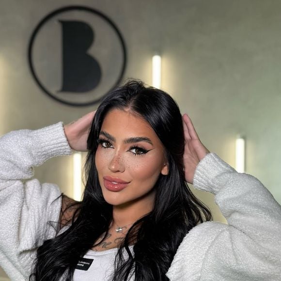 MC Mirella: ‘Ué, e por que a Gracy tá lá? Vocês brincam, né? (risos)’