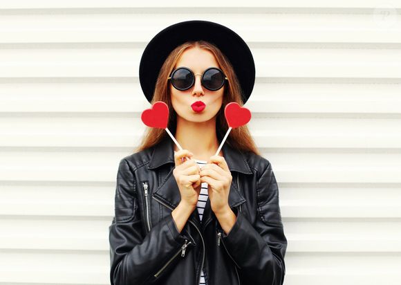 Gloss vermelho é outra possibilidade para quem ama a cor