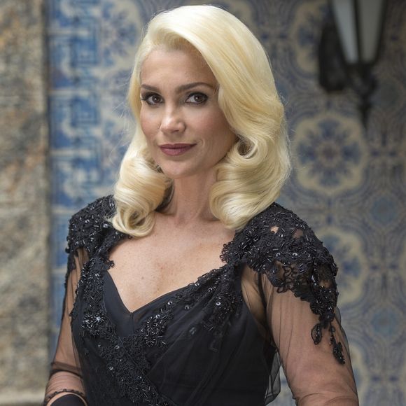 Celso (Rainer Cadete) se alia à irmã, Sandra (Flávia Alessandra), para roubar a fortuna de Candinho (Sergio Guizé) na novela Êta Mundo Melhor