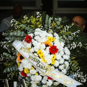 Velório de Manoel Carlos contou com coroa de flores enviada por Tony Ramos