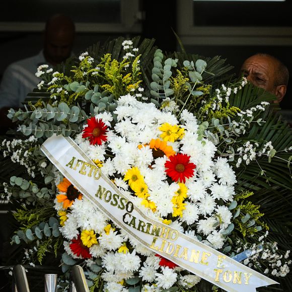 Velório de Manoel Carlos contou com coroa de flores enviada por Tony Ramos