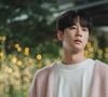 Lee Jun-young, que vive o músico Hong Shi-joon, tem 28 anos