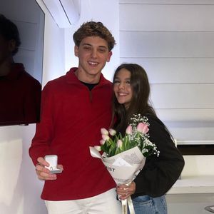 O motivo foi um pedido de namoro feito pelo jovem João Arnosti, namorado de Maria Sophia