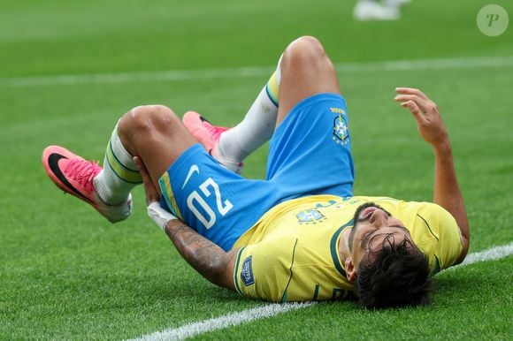 Em comunicado oficial, a CBF informou que Lucas Paquetá será acompanhado pela equipe médica da Seleção Brasileira e seguirá tratamento intensivo. A entidade, porém, não divulgou prazo para o retorno do atleta