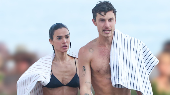 'Aqui não': o pedido em tom de advertência que Shawn Mendes deu em paparazzo após flagra ilegal com Bruna Marquezine