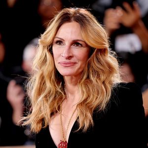 Aos 58 anos, Julia Roberts faz parte do grupo apontado por estudo como mais resiliente emocionalmente diante das mudanças da vida