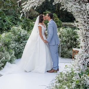 Isis Valverde e Marcus Buaiz se casaram no interior de São Paulo no sábado, 3 de maio de 2025