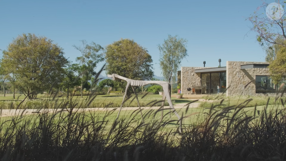 Quando não estão usando o rancho, Giovanna Ewbank e Bruno Gagliasso alugam a propriedade por diárias a partir de R$ 20 mil