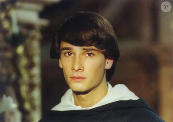 Rodrigo Santoro deu vida ao personagem Malthus, criado para seguir a vida religiosa em 'Hilda Furacão', de 1998