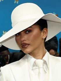 Descobrimos a marca, preço e o passo a passo infalível do lip combo de Zendaya no MET Gala 2025