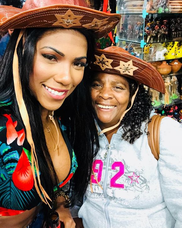 Antes de ser famosa, Carol Lekker mantinha uma rotina comum nas redes sociais