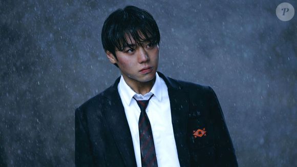 O grande plot vem com Park Ji-hoon: Si-eun em 'Classe dos Heróis Fracos 2', o ator fez uma aparição curta em 'Gostinho de Amor'