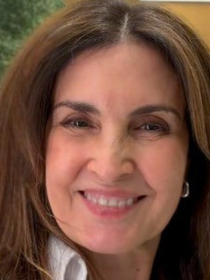 Pilar Guillén, maquiadora: 'A partir dos 50 anos, a melhor maquiagem não é aquela que esconde, mas sim aquela que ilumina, realça e confere à pele uma aparência saudável'