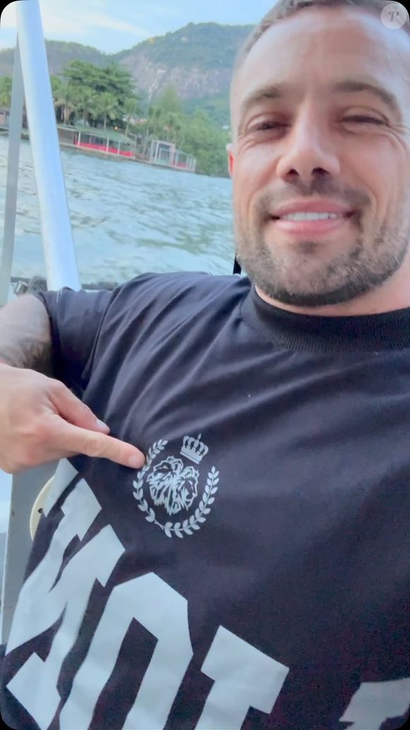 Rafael Cardoso voltou a falar da relação conturbada com a atriz Mari Bridi, mãe de seus dois filhos