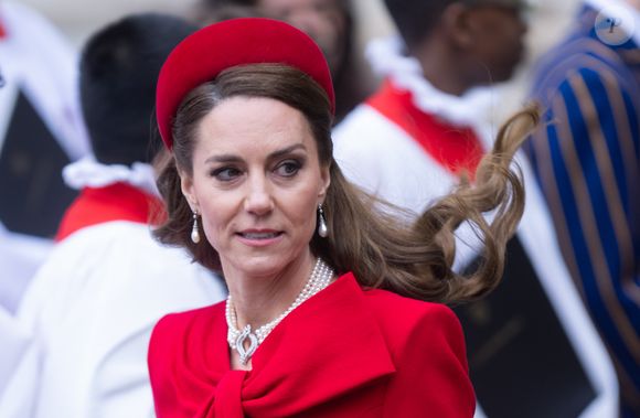 Sempre radiante e muito bela, a pele de Kate Middleton aos 43 anos tem como segredo sua rotina saudável