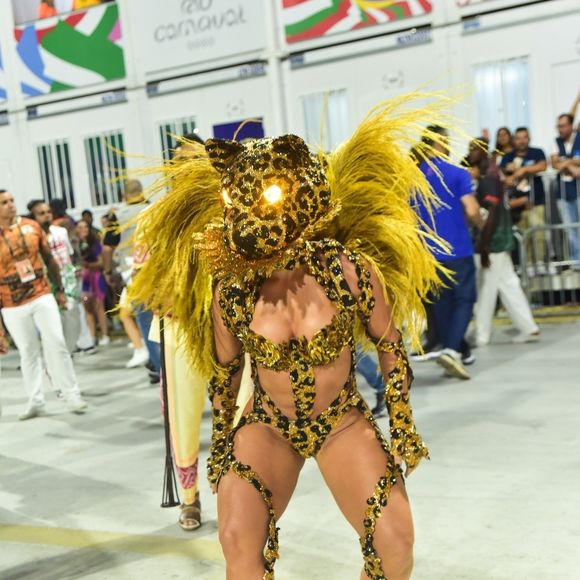 Paolla Oliveira usou capacete em fantasia de onça para o carnaval 2024