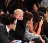 Xuxa se emocionou em diversos momentos do desfile de Sasha e não conteve as lágrims