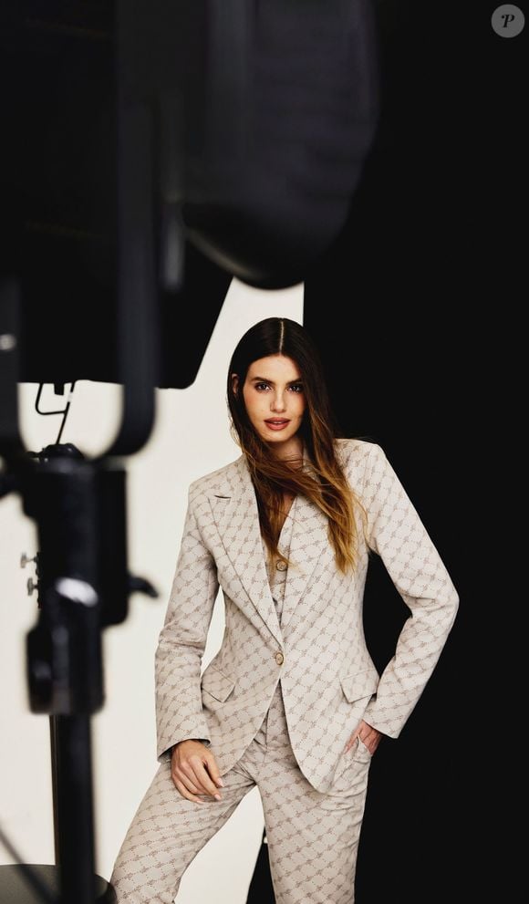 Segurança emocional e moda caminham juntas: atriz aposta em looks confortáveis que refletem sua personalidade