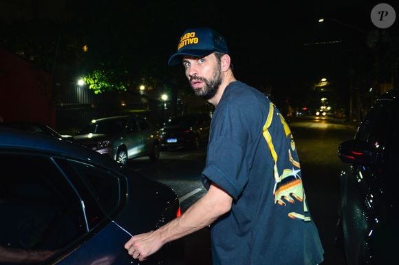 Gerard Piqué marcou presença no aniversário de Rafaella Santos