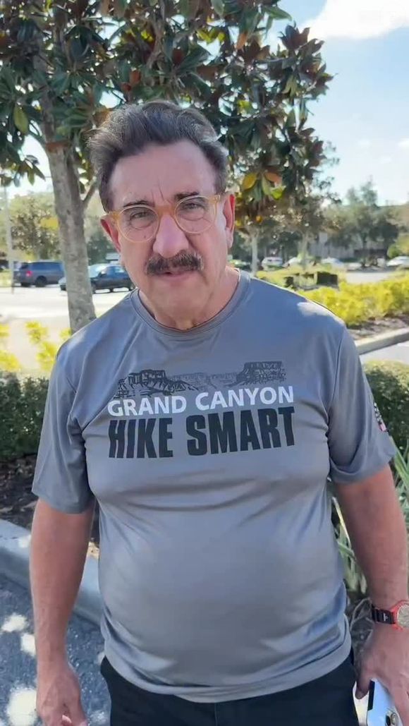 Ratinho, na ocasião, repercutiu um projeto de lei em que a deputada sugeriu alterar a expressão ‘marido e mulher’ em casamentos civis