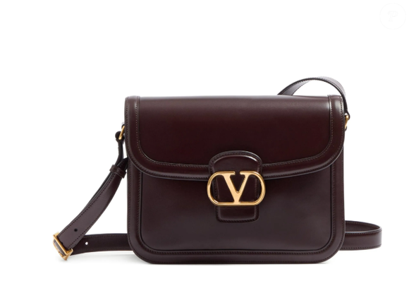 Odete Roitman no remake de 'Vale Tudo' rouba cena com bolsa de luxo da Valentino.