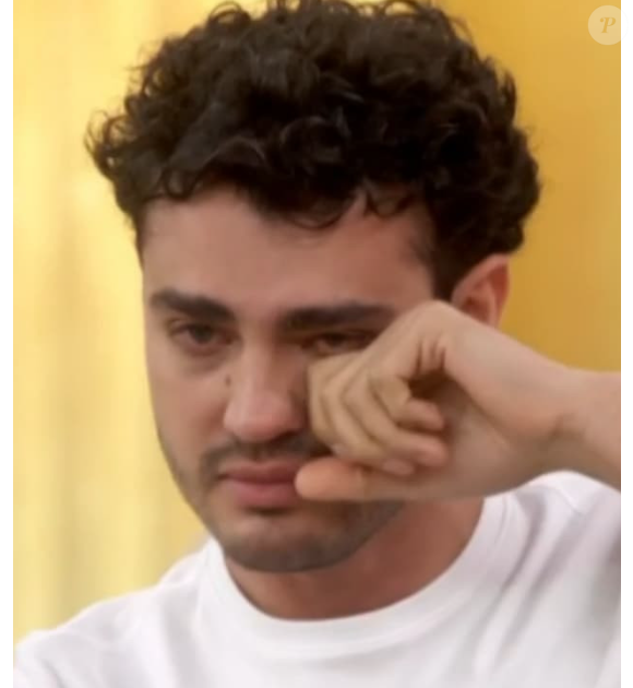O choro de Pedro Alves no ‘Encontro com Patrícia Poeta’ na manhã desta terça, 6, poderia até fazer os fãs de ‘Quem Ama Cuida’ pensarem que Mau Mau. O motivo para que ator de 33 anos chorrasse foi outro: a presença de sua mãe, mesmo de forma virtual.