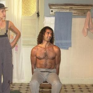 Carolina Ferraz como Rubi na novela ‘Kubanacan’