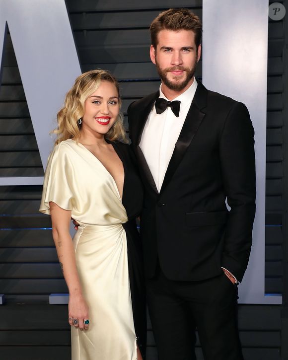 Quando Miley Cyrus casou, em 2008, a famosa também usou um vestido de noiva desta famosa grife. Que luxo!
