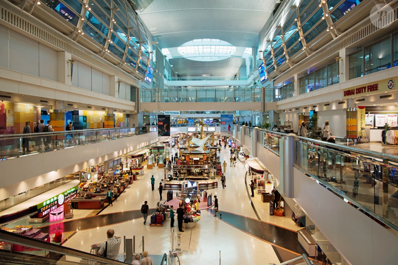 Virginia Fonseca já passou pelo DXB, aeroporto de Dubai eleito o mais luxuoso do mundo e conhecido pelos corredores gigantescos, áreas VIP e estrutura milionária para passageiros internacionais