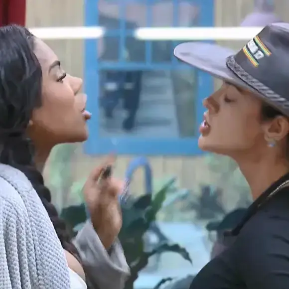 Barraco raiz em ‘A Fazenda 17’! A Miss Bumbum Carol Lekker e a influenciadora Rayane Figliuzzi se envolveram em uma discussão no reality show