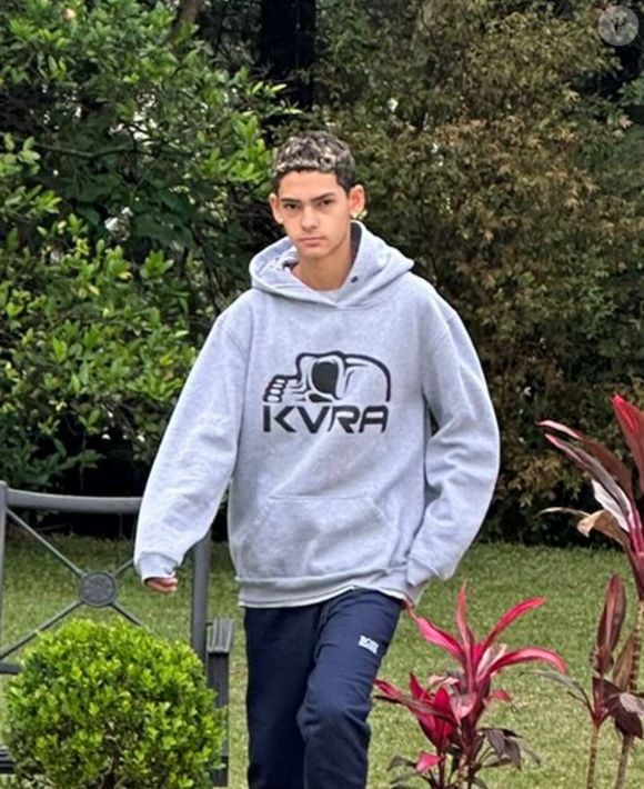 Filho de Henrique Fogaça, do 'MasterChef', recebeu homenagem do pai ao completar 18 anos: 'Saiba que nunca vai estar sozinho nessa caminhada. Eu estarei aqui para te apoiar, para te ajudar a enxergar os caminhos, para te dar um conselho quando precisar, ou simplesmente para te ouvir quando você só precisar de alguém do seu lado'