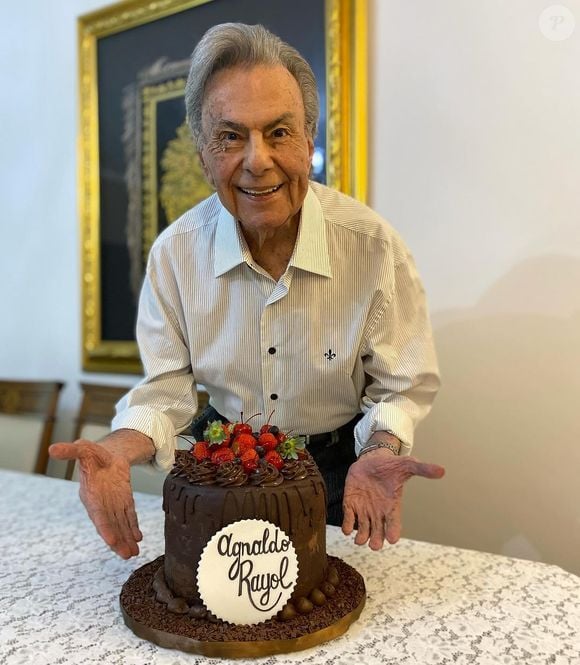 Agnaldo Rayol vivia um quadro de depressão desde 2017, quando sua fiel escudeira Maria, esposa e secretária, foi diagnosticada com Alzheimer