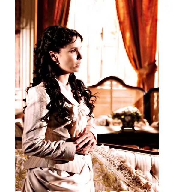 Débora Falabella fez o remake da novela de época 'Sinhá Moça', no papel-título em 2006