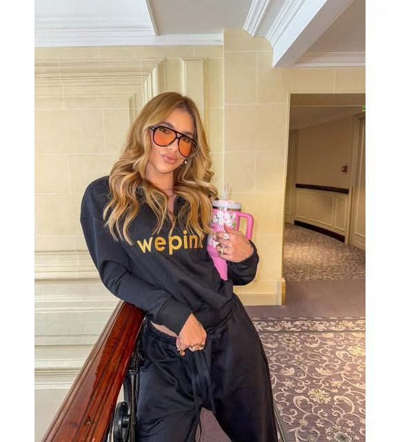 Virgínia Fonseca comandou uma live direto da capital francesa