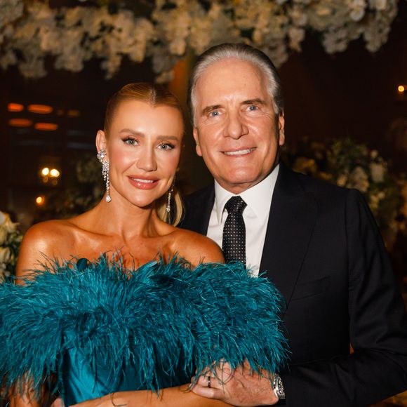 Ana Paula Siebert derreteu os seguidores do Instagram, na última segunda-feira (09), com uma declaração de amor ao marido, Roberto Justus