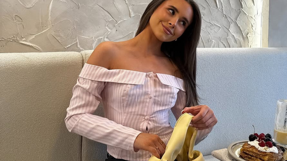 Os novos Converse 'estilo cottage' são os mais bonitos do ano: em rosa delicado, esse tênis dá o toque de luxo a qualquer look