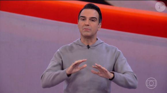 Tadeu Schmidt explicou que Renata está imune no 'BBB 25', mas escolheu não contar para a casa; brothers vão descobrir no domingo (16)