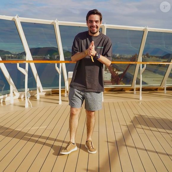 Ao 16 anos, João Silva passou por uma cirurgia bariátrica e conseguiu perder 80 kg desde então