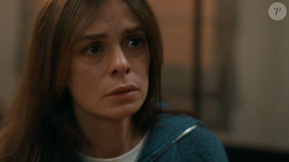 Novela 'Coração de Mãe: Karsu é surpreendida por barulhos estranhos e, ao investigar, se depara com mafiosos dentro de sua própria casa.