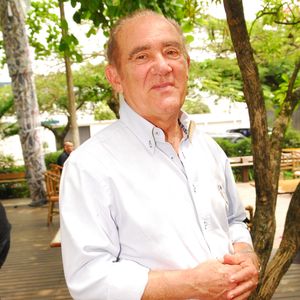 Renato Aragão e seus representantes afirmam que Juliana saiu da casa do pai e deixou a filha caçula aos cuidados do avô