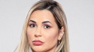 Aos 10 anos, filha de Deolane Bezerra vai à hospital após crise de pânico: 'Quebrou a casa toda', diz amiga da família; presa há 153 dias, ex-'A Fazenda' teve negados novos pedidos de liberdade