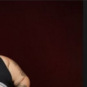 Comediante relembra processo judicial com a influenciadora e debocha da cirurgia