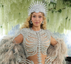 Encontrei na Arezzo a sandália 'gêmea' do sapato de Beyoncé no Met Gala; veja tudo sobre o modelo personalizado e exclusivo da designer jordaniana-romena para a cantora