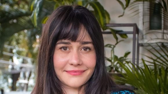 Há 32 anos, Alessandra Negrini substituiu atriz em série polêmica da Globo com Claudia Raia; troca de artistas em 'Engraçadinha' envolveu proibição do Juizado de Menores por cenas de incesto e homossexualismo