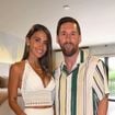 149 m² com sala de estar integrada, cama king size estofada e ambiente de boutique exclusiva: é assim o quarto de Lionel Messi e Antonela Roccuzzo em mansão milionária de Miami