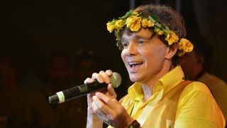 Internado com câncer, Netinho rejeita motivo político para ignorar número 13 em post '12+1'; cantor rebate internauta: 'Escrevo como quero'