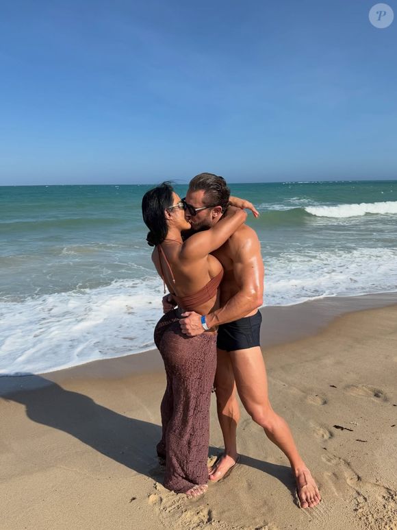 Gracyanne Barbosa vive nova fase amorosa ao lado de Gabriel Cardoso, com quem compartilha rotina de treinos e viagens, incluindo uma surpresa nas Maldivas